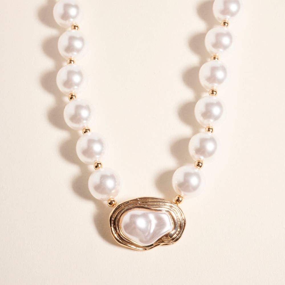 pearl pop necklace