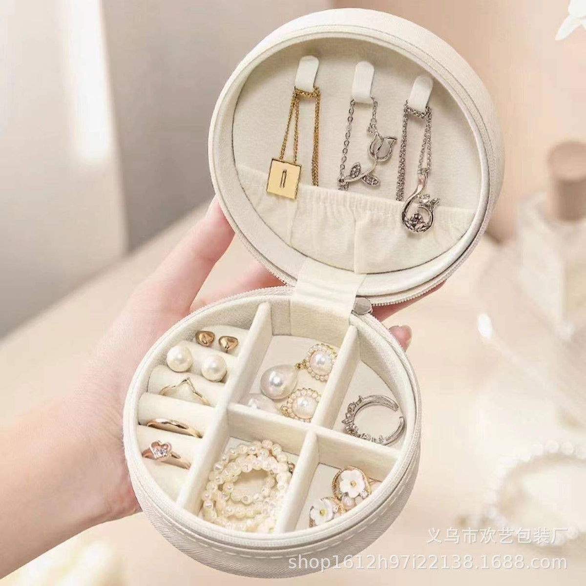 ROUND JEWELRY ORGANIZER TRAVEL BOX CASE | 40P643