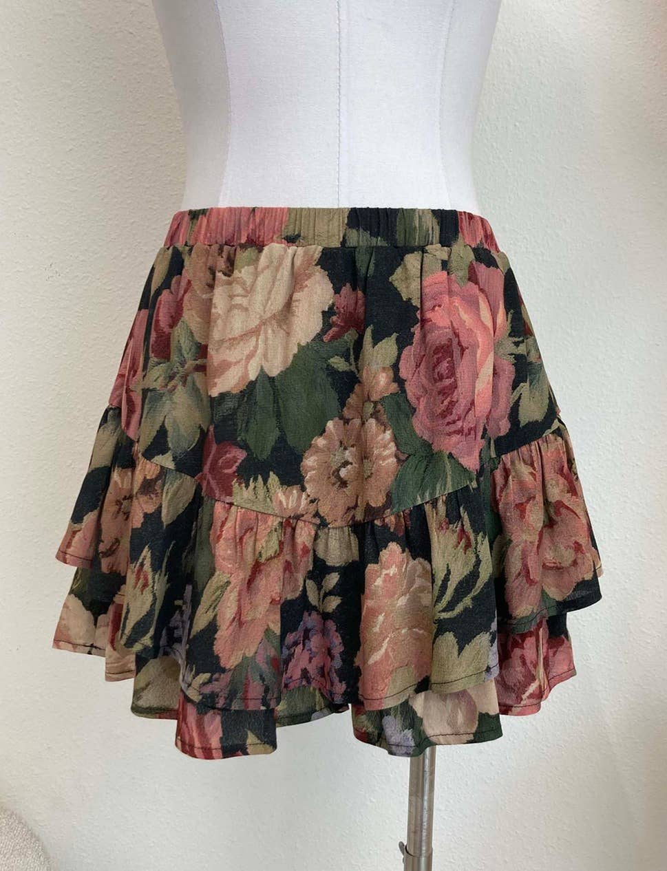 FLORAL TIERED RUFFLE SKORT